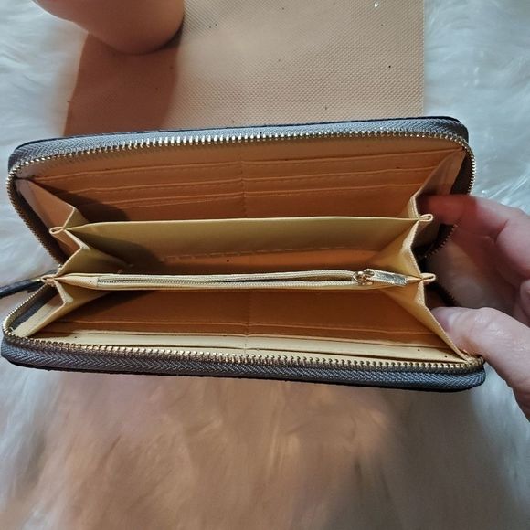 Silver Glitter Explosion Full Zipper Wristlet Wallet NWOT - Picture 5 of 7